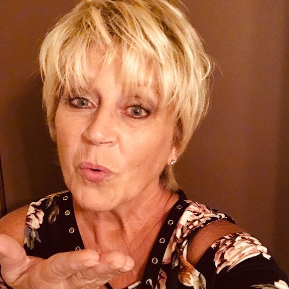 Meet your Posher, Rose - Picture 1 of 2